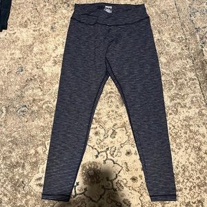Duluth Trading Company Women’s Size Medium Active Leggings